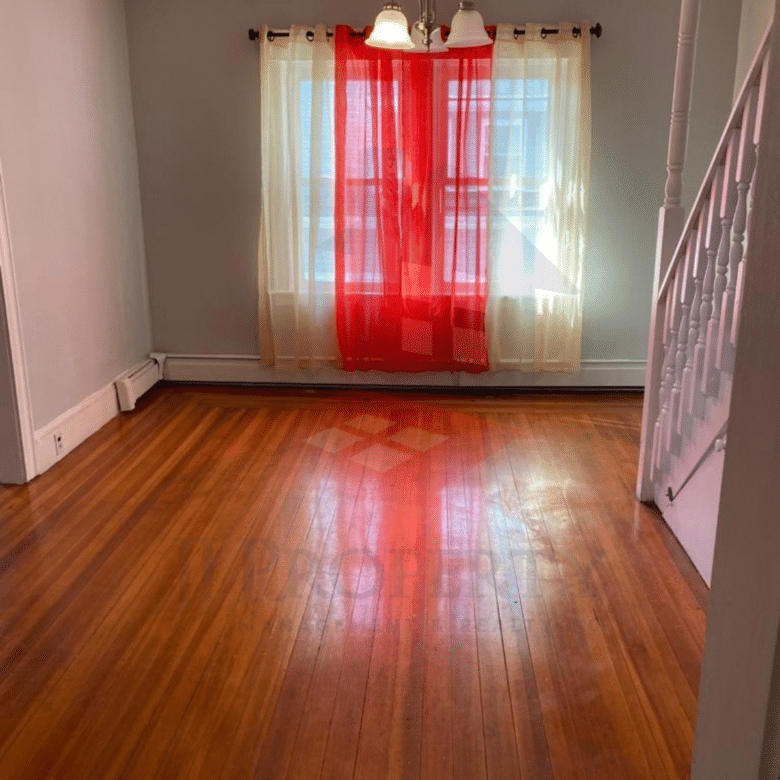 🏠 4-Bedroom Apartment – 2nd-Floor Townhouse