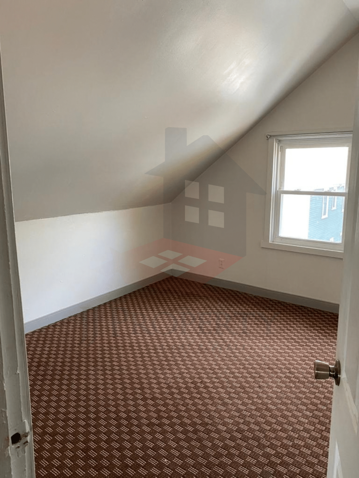 🏠 4-Bedroom Apartment – 2nd-Floor Townhouse