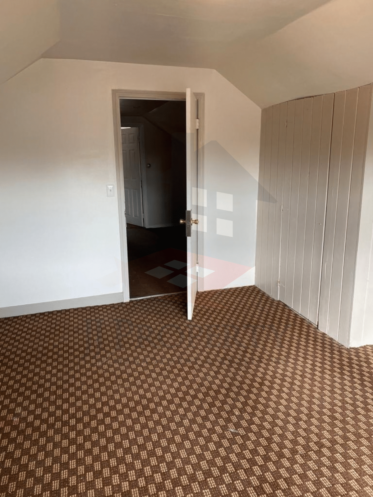 🏠 4-Bedroom Apartment – 2nd-Floor Townhouse