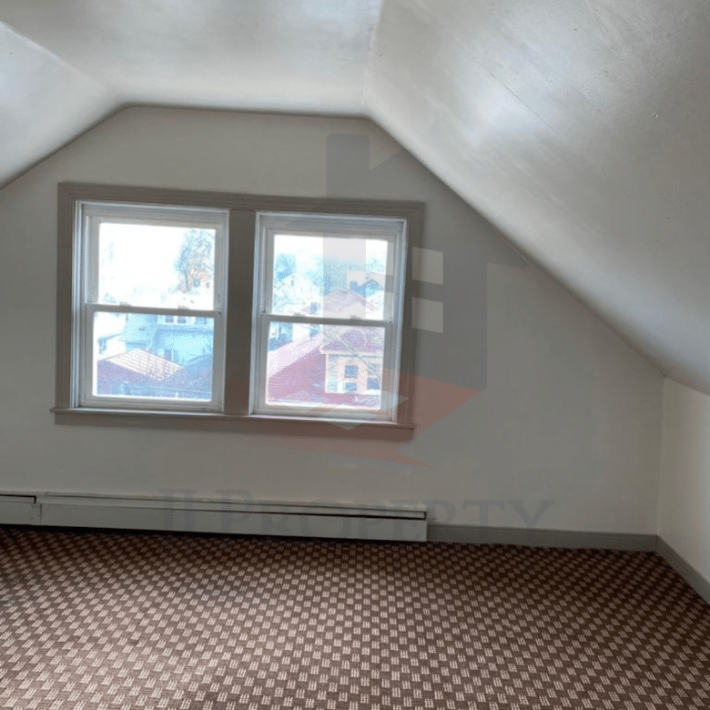 🏠 4-Bedroom Apartment – 2nd-Floor Townhouse